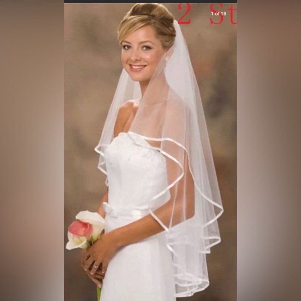 💕New Bridal Weddings Veil. Two tiers. Simple but eloquent.